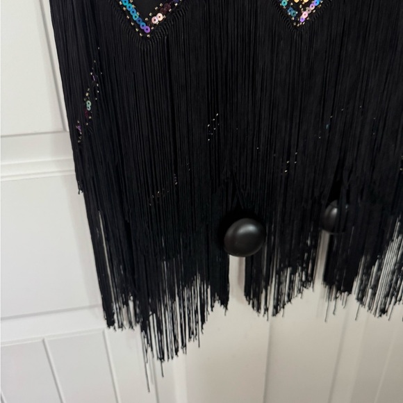 Metime Elegant Black Mini Dress with Gold and Blue Embellishments - Picture 2 of 6